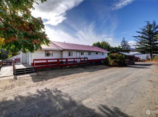 207 E Dewberry Ave, Omak, WA 98841