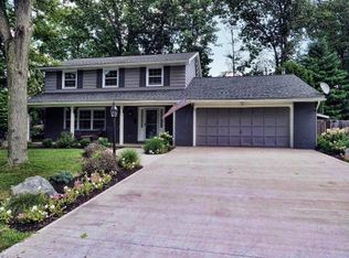 966 Southern Pines Dr, Endwell, NY 13760