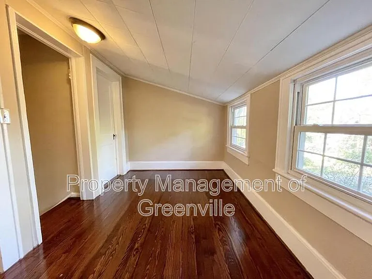 301 Rogers Ave — Photo 13