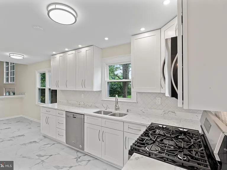 17004 Cashell Rd — Photo 11