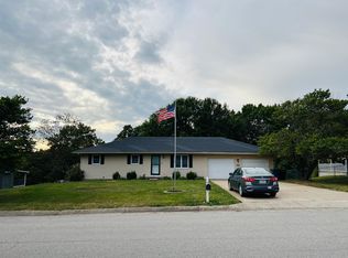 1002 Choctaw Ridge Dr, Holts Summit, MO 65043