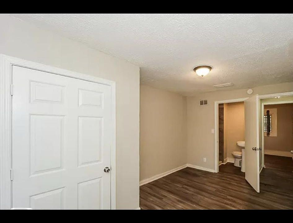 1st image of 629 Lamplight Ln