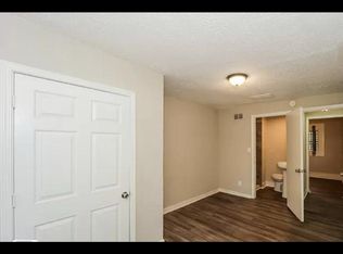 629 Lamplight Ln, Hazelwood, MO 63042