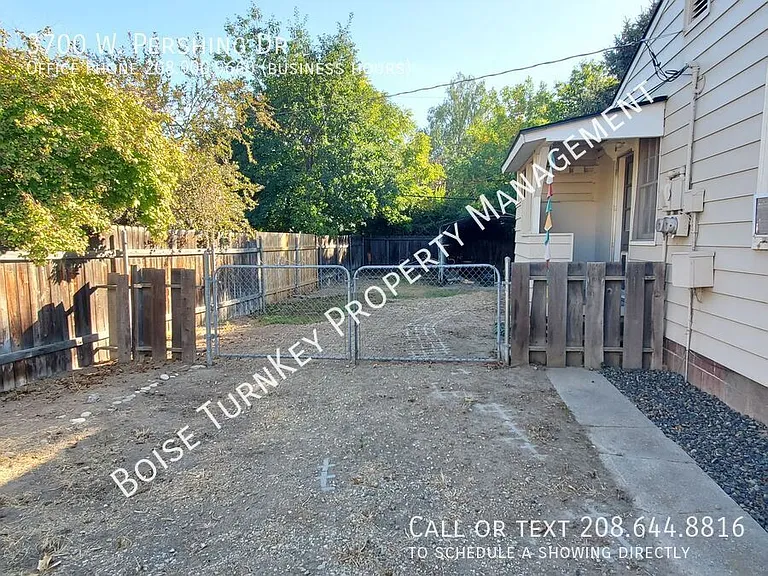 3700 W Pershing Dr — Photo 41