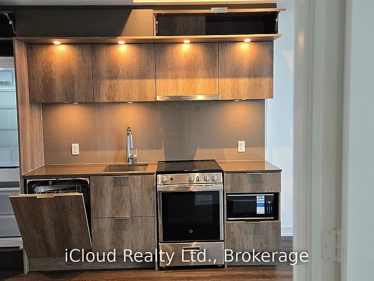 448 Burnhamthorpe Rd W #4006 — Photo 5