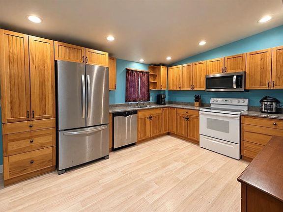 3rd image of 26106 FISHERMANS ROAD