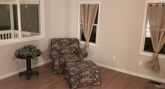 5th image of 3747 Navarra Ave
