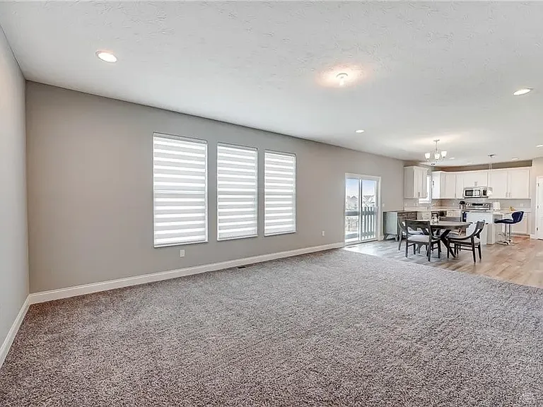 997 McKinney Ln — Photo 4