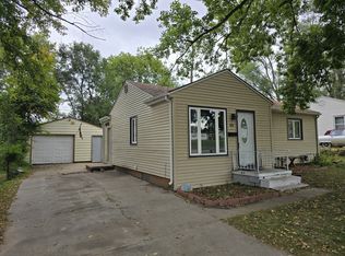 615 E Donald St, Waterloo, IA 50703