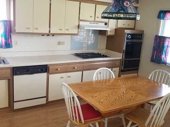4th image of 12548 Massasoit Ave