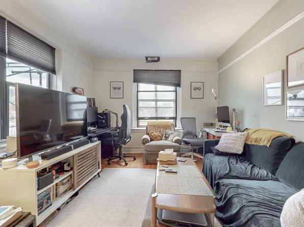 72-34 Austin Street image 9 of 20