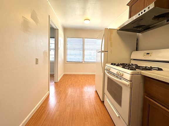 5th image of 1324 El Camino Real APT 5