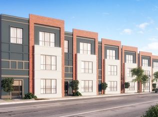 8142 Lincoln Ave, Skokie, IL 60077