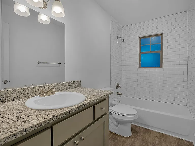 Greenview Apartments - Forest Park — Photo 13