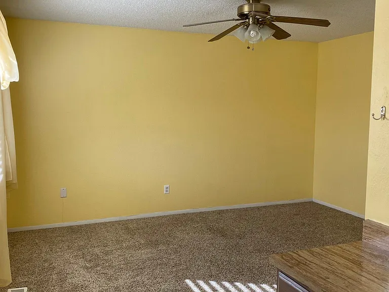 325 Catalina Dr — Photo 8