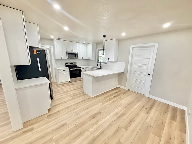 7510 Stagecoach Dr — Photo 7