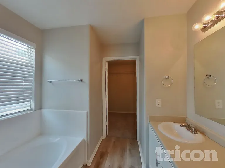5727 Canterbury Run — Photo 10