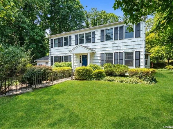 28 The Intervale, Roslyn Estates, NY 11576