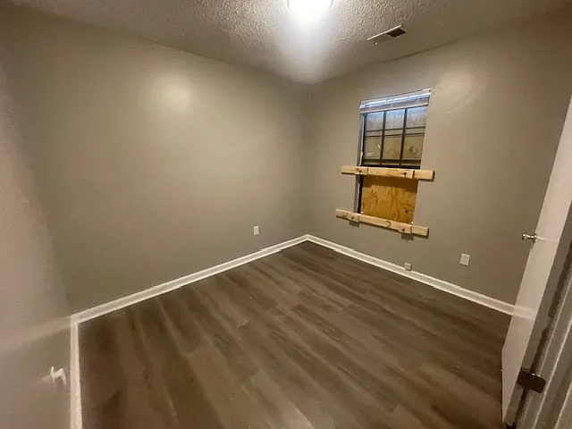 3 bed, 1054 sqft, $950 — Photo 4
