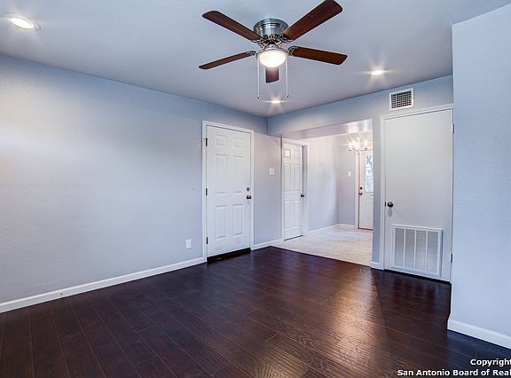 3rd image of 403 Creath Pl
