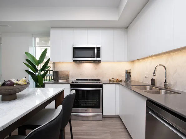 2475 Hurontario Street