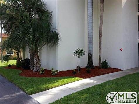 4th image of 4840 Golf Club Ct APT 1