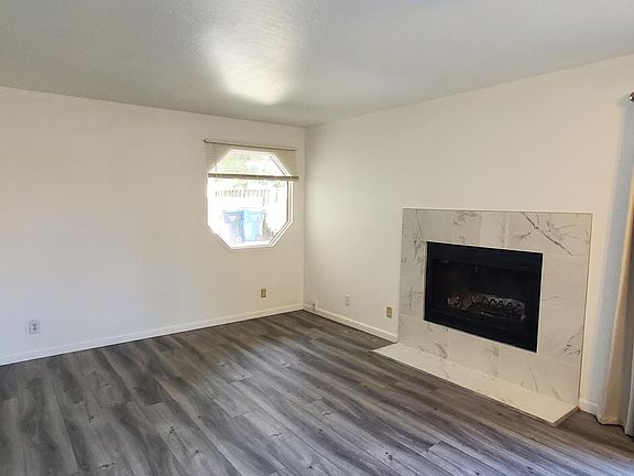 3rd image of 1005 Helen Ave #5