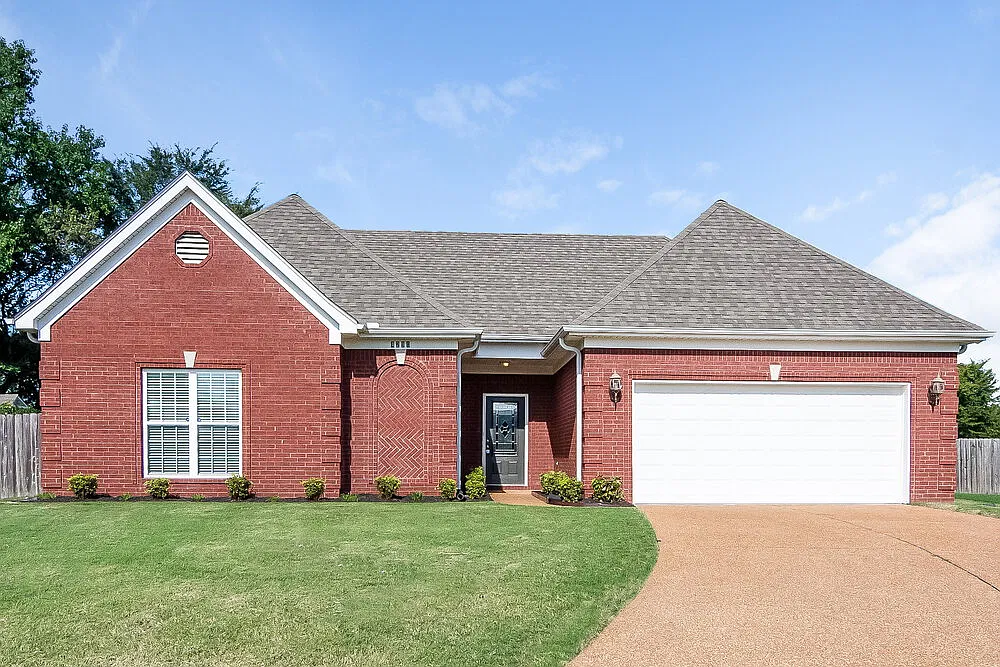 3 bed, 2.0 bath, 1610 sqft, $2,005 — Photo 1