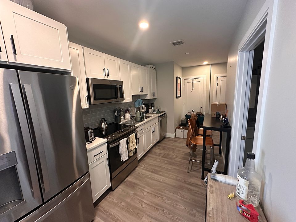 1st image of 200-204 Old Colony Ave #407