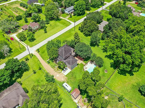 4th image of 3918 Empress Ln