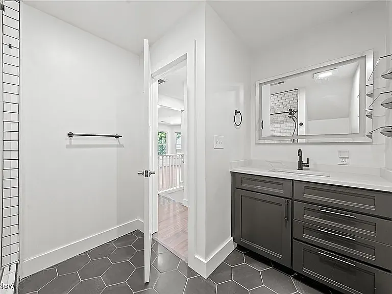 3823 John Ave #2 — Photo 11