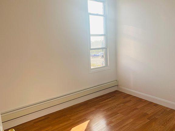 2nd image of 1520 Hart Pl Floor 2