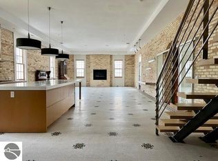 800-319 Cottageview Dr, Traverse City, MI 49684