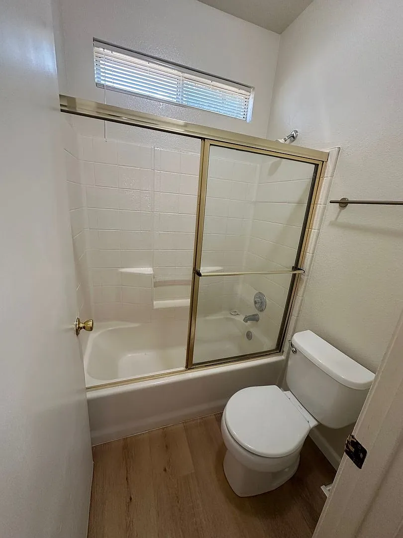 Great 1 Story Home with Lodi Schools, 2 Weeks Free Rent — Photo 4