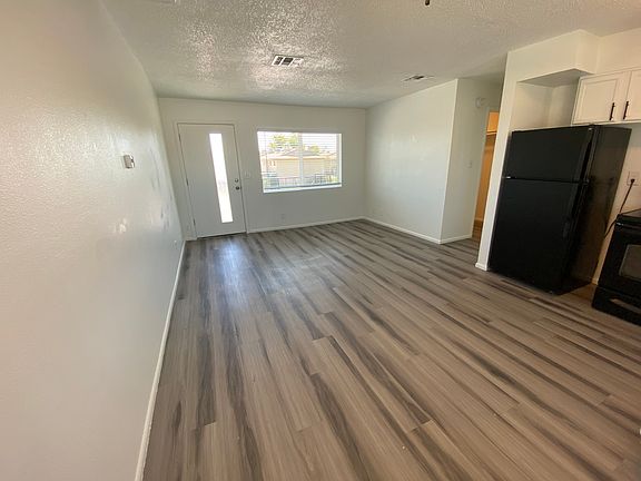 2nd image of 6738 N 44th Ave APT 8
