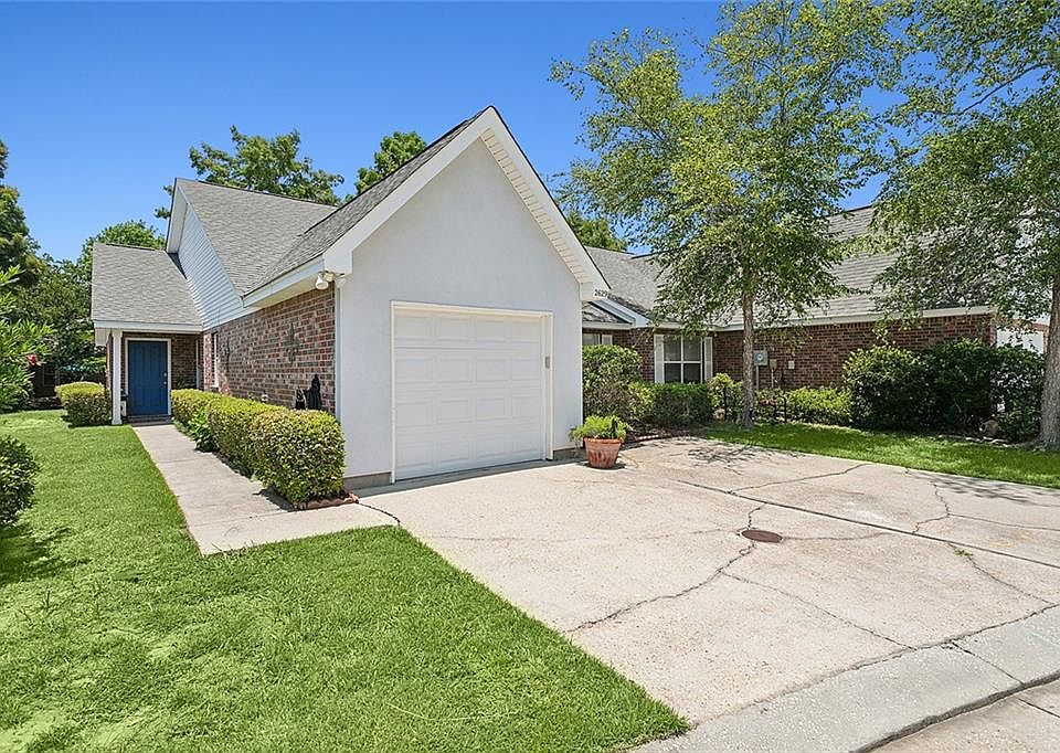 1st image of 2629 Rebecca Ln