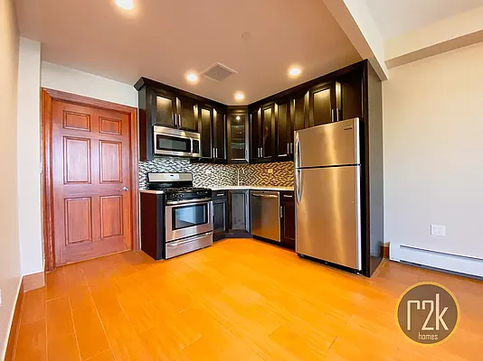 Rented by Realty 2000 Corp | media 17