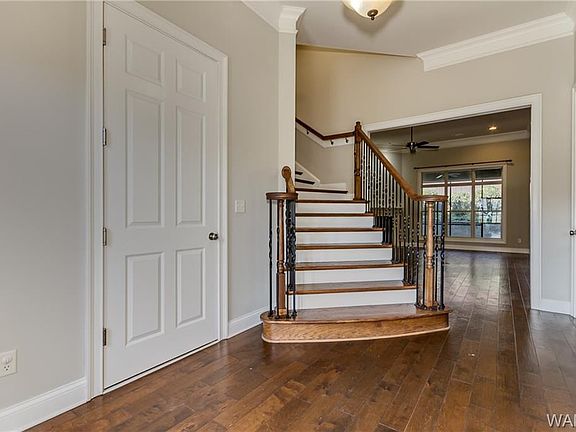 5th image of 512 Garden Dr