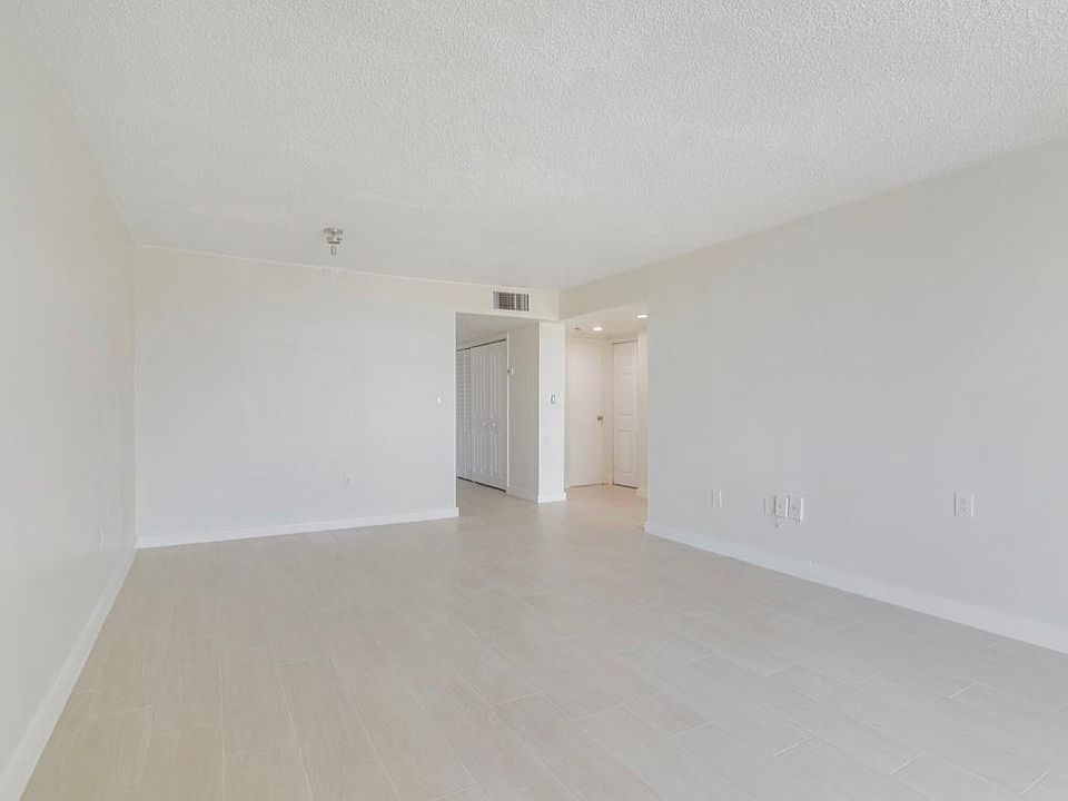 1st image of 7928 West Dr APT 402