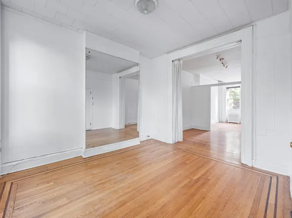 411 Union Street image 5 of 20