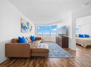 1 Greystone Walk Dr #884, Toronto, ON M1K 5J3