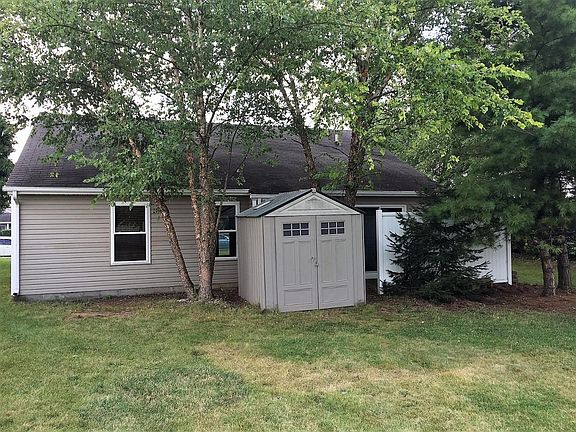2nd image of 996 Hathaway Dr