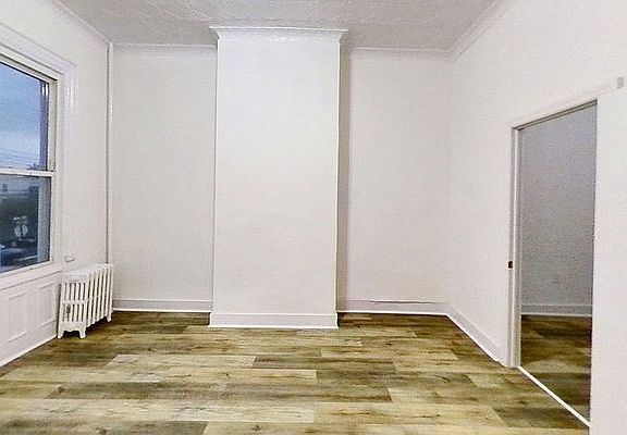 4th image of 965 Glenmore Ave Floor 3