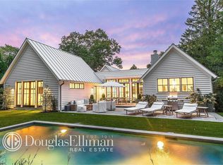 12 Harrison St, Sag Harbor, NY 11963