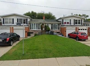 8905 Robin Dr, Des Plaines, IL