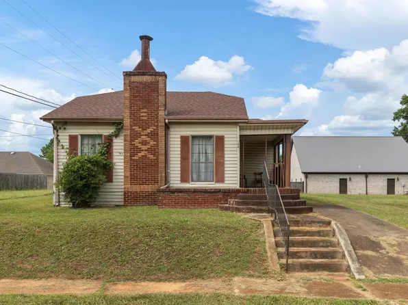 104 Hollywood Ave, Muscle Shoals, AL 35661
