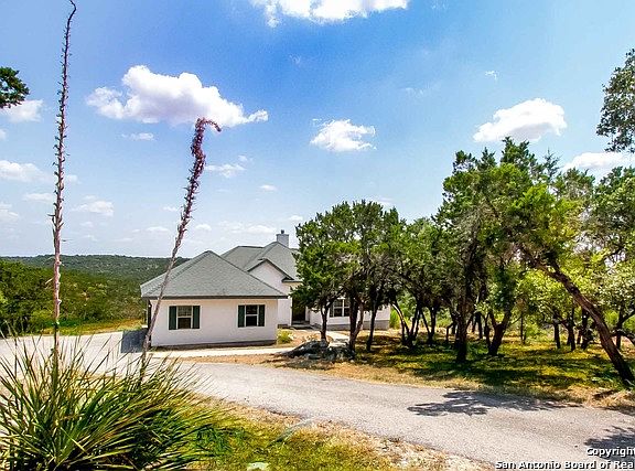 2nd image of 305 County Road 2748
