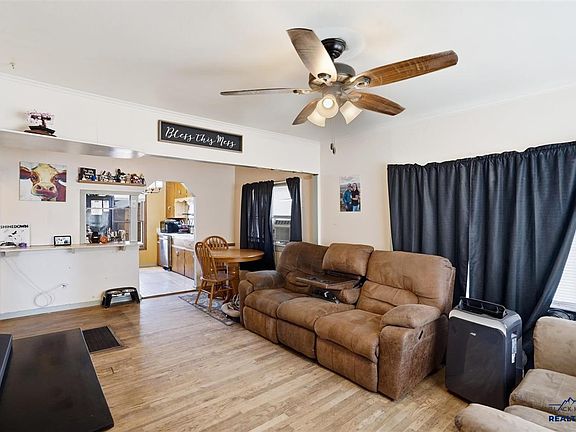 4th image of 406 N 8th St