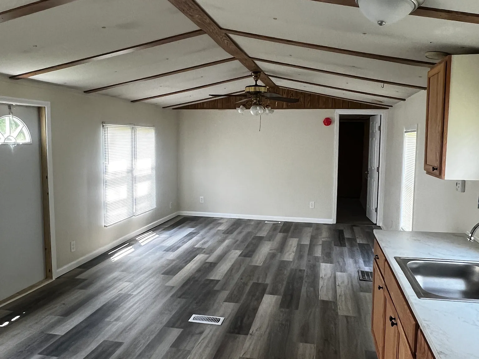 2 bed, $950 — Photo 2