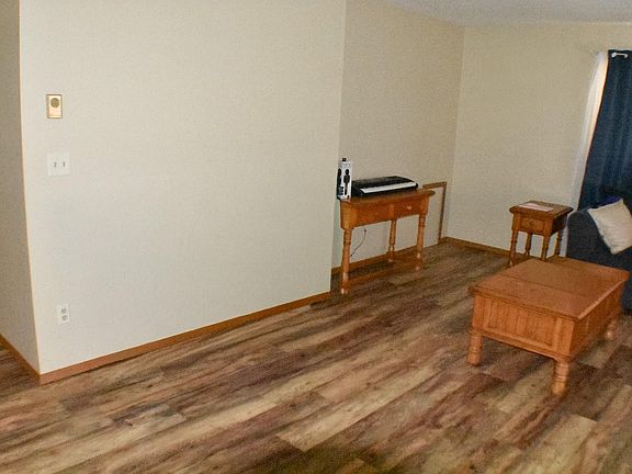 3rd image of 915 9th St S
